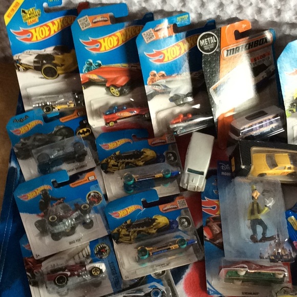 Hot wheels- 19 matchbox-2 maisto =1 all new in box - Picture 2 of 7